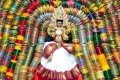 ஆடிப்பூர கொண்டாட்டம்.. வண்ணமிகு வளையல்களால் அம்மனை அலங்கரித்து அழகு பார்த்த பக்தர்கள்