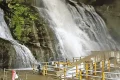 குற்றாலம் மெயின் அருவியில் வெள்ளப்பெருக்கு