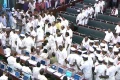 திமுகவினரை குண்டுக்கட்டாக வெளியேற்றிய அவை காவலர்கள்… சட்டசபையில் பரபரப்பு