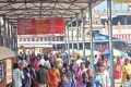 விடுமுறை தினத்தையொட்டி திருத்தணி முருகன் கோவிலில் குவிந்த பக்தர்கள்