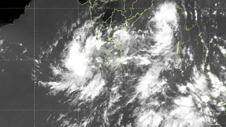 நெல்லை, கன்னியாகுமரியில் இன்று அதி கனமழை பெய்ய வாய்ப்பு: வானிலை மையம் ரெட் அலர்ட்