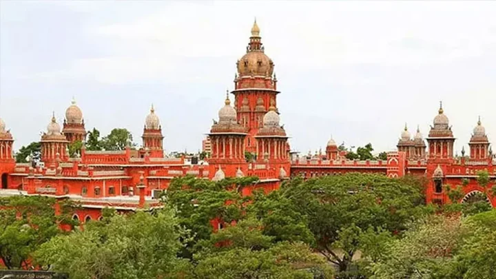 தெருக்களின் பெயரில் சாதி: தாமாக முன்வந்து விசாரணைக்கு எடுத்த வழக்கிற்கு பதிலளிக்க அரசுக்கு ஐகோர்ட்டு உத்தரவு