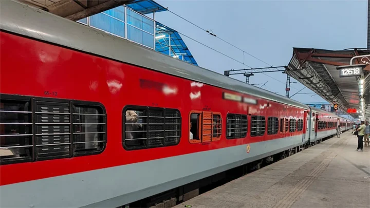 தீபாவளி பண்டிகைக்கு 95 சிறப்பு ரெயில்கள் இயக்கப்படுகிறதா..? – வெளியான முக்கிய தகவல்