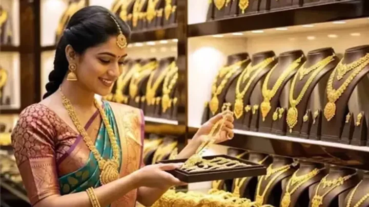 அதிரடியாக குறைந்த தங்கம் விலை… இன்றைய நிலவரம் என்ன.?