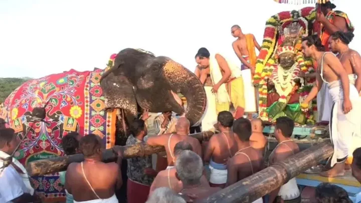 திருக்கோஷ்டியூர் சவுமியநாராயண பெருமாள் கோவிலில் கஜேந்திர மோட்ச விழா