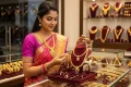 தங்கம் விலை மேலும் குறைவு… இன்றைய நிலவரம் என்ன..?