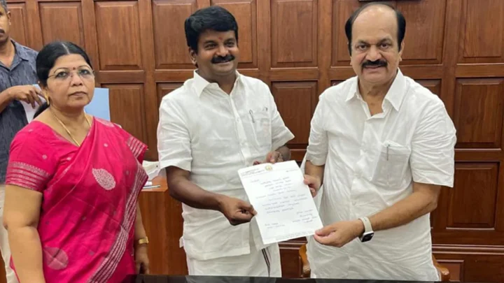 அ.தி.மு.க. முன்னாள் அமைச்சர் சி. விஜயபாஸ்கர் எம்.எல்.ஏ. பதவியில் இருந்து ராஜினாமா