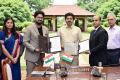 ரூ.15 ஆயிரம் கோடி முதலீடு… 2,670 பேருக்கு வேலைவாய்ப்பு… விக்ரம் சோலார் நிறுவனத்துடன் புரிந்துணர்வு ஒப்பந்தம்