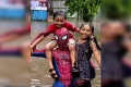 பிவண்டி: கனமழையால் ஏற்பட்ட போக்குவரத்து நெரிசலை சரி செய்த ஸ்பைடர் மேன்