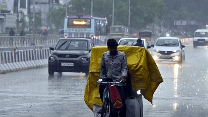 சென்னை உள்ளிட்ட 14 மாவட்டங்களில் காலை 10 மணி வரை மழைக்கு வாய்ப்பு