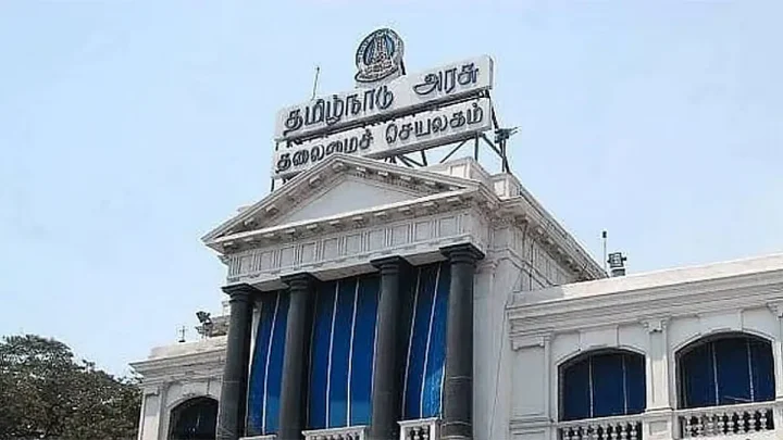 தலைமைச் செயலகம் முன்பு தீக்குளிக்க முயன்ற பெண்ணால் பரபரப்பு