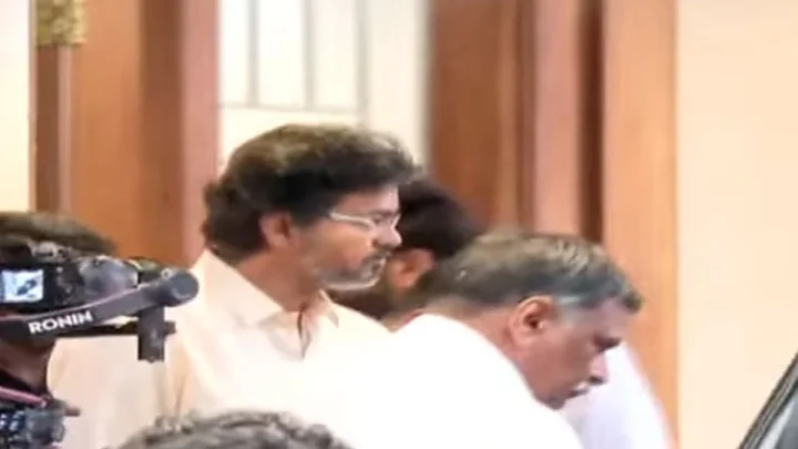 கவர்னர் மாளிகைக்கு செல்வதுபோல் சைதாப்பேட்டை சமூகநீதி விடுதியில் முதல்-அமைச்சர் விஜய் திடீர் ஆய்வு
