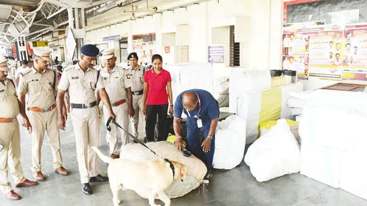 சுதந்திர தின விழாவையொட்டி, முக்கிய ரெயில் நிலையங்களில் பலத்த பாதுகாப்பு