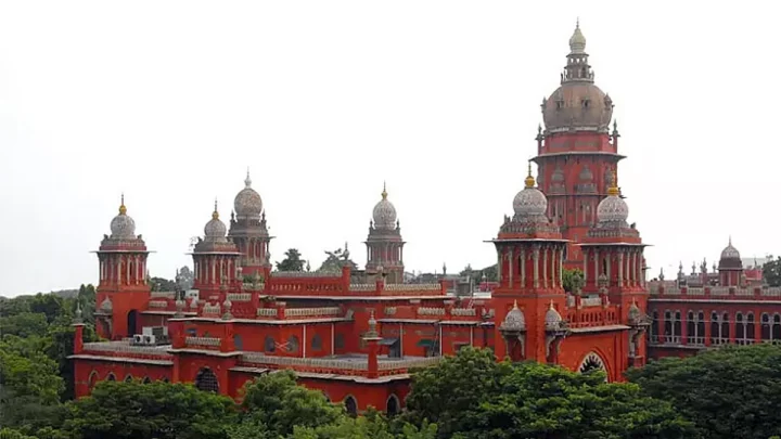 கோவில் திருவிழாவில் ஆபாசமாக உடை அணிந்து ஆடினால் கோர்ட்டு அவமதிப்பு வழக்கு – ஐகோர்ட்டு எச்சரிக்கை