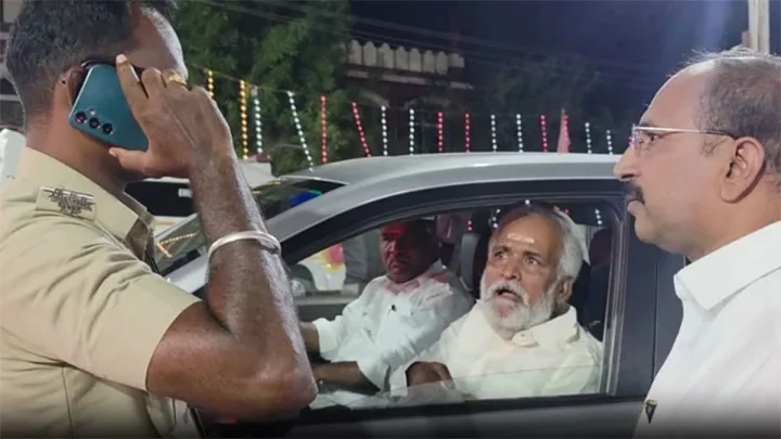 கோவிலுக்கு வந்த சேகர்பாபு கார் தடுத்து நிறுத்தம்… என்ன நடந்தது திருத்தணியில்!