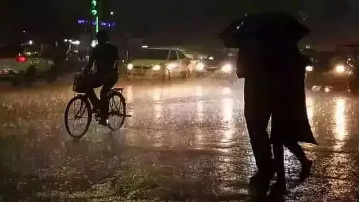 இரவு 10 மணி வரை 19 மாவட்டங்களில் மழைக்கு வாய்ப்பு