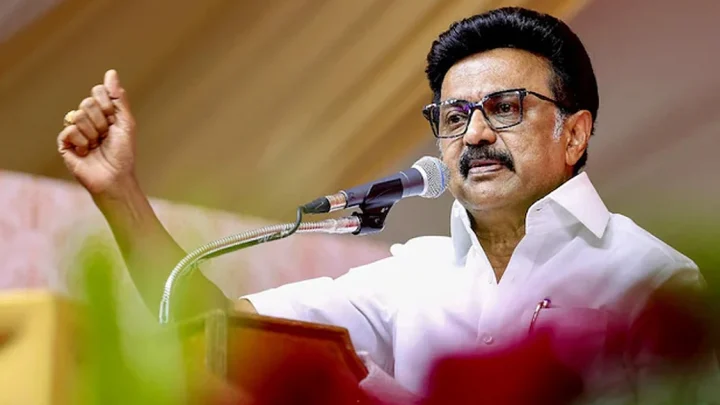 வலுவான மாற்றத்திற்கு தயாராகும் தி.மு.க.: இளைஞர்களுக்கு மாவட்ட செயலாளர் பதவி; மு.க.ஸ்டாலின் அதிரடி முடிவு