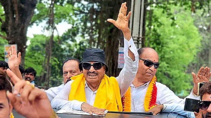 கர்நாடகா பந்த் வாபஸ்: தமிழகத்திற்கு நீர் தரக் கூடாது என போராட்டத்தில் ஈடுபட்ட வாட்டாள் நாகராஜ் கைது