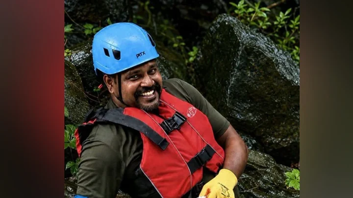 கேரள வெள்ளத்தில் தனது உயிரை கொடுத்து முதியவரை காத்த நீச்சல் வீரர்