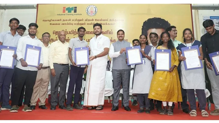 அரசு தொழிற்பயிற்சி நிலையங்களில் பயிற்சி வகுப்புகள்: அமைச்சர் முகமது பர்வேஸ் தொடங்கி வைத்தார்