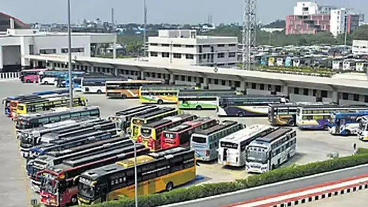 விநாயகர் சதுர்த்தி விடுமுறை; ஆம்னி பஸ்களில் கட்டணம் பல மடங்கு உயர்வு- பயணிகள் அவதி
