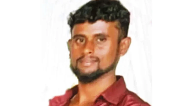 கோவில் கொடைவிழாவில் தகராறு: வாலிபர் சரமாரி வெட்டிக்கொலை: மர்ம கும்பல் வெறிச்செயல்
