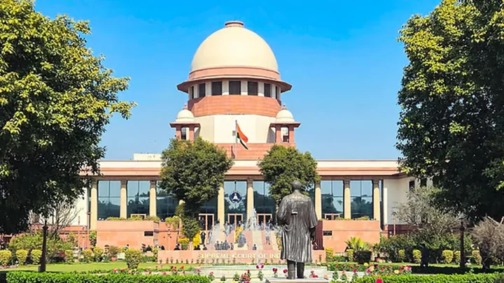 நீதிபதிகள் ஓய்வு வயதை 62 ஆக உயர்த்த வேண்டும் – சுப்ரீம் கோர்ட்டு உத்தரவு